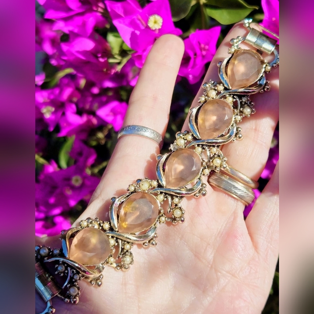 Victorian Revival Opaque Peach Teardrop Glass Bracelet - Picture 2 of 4